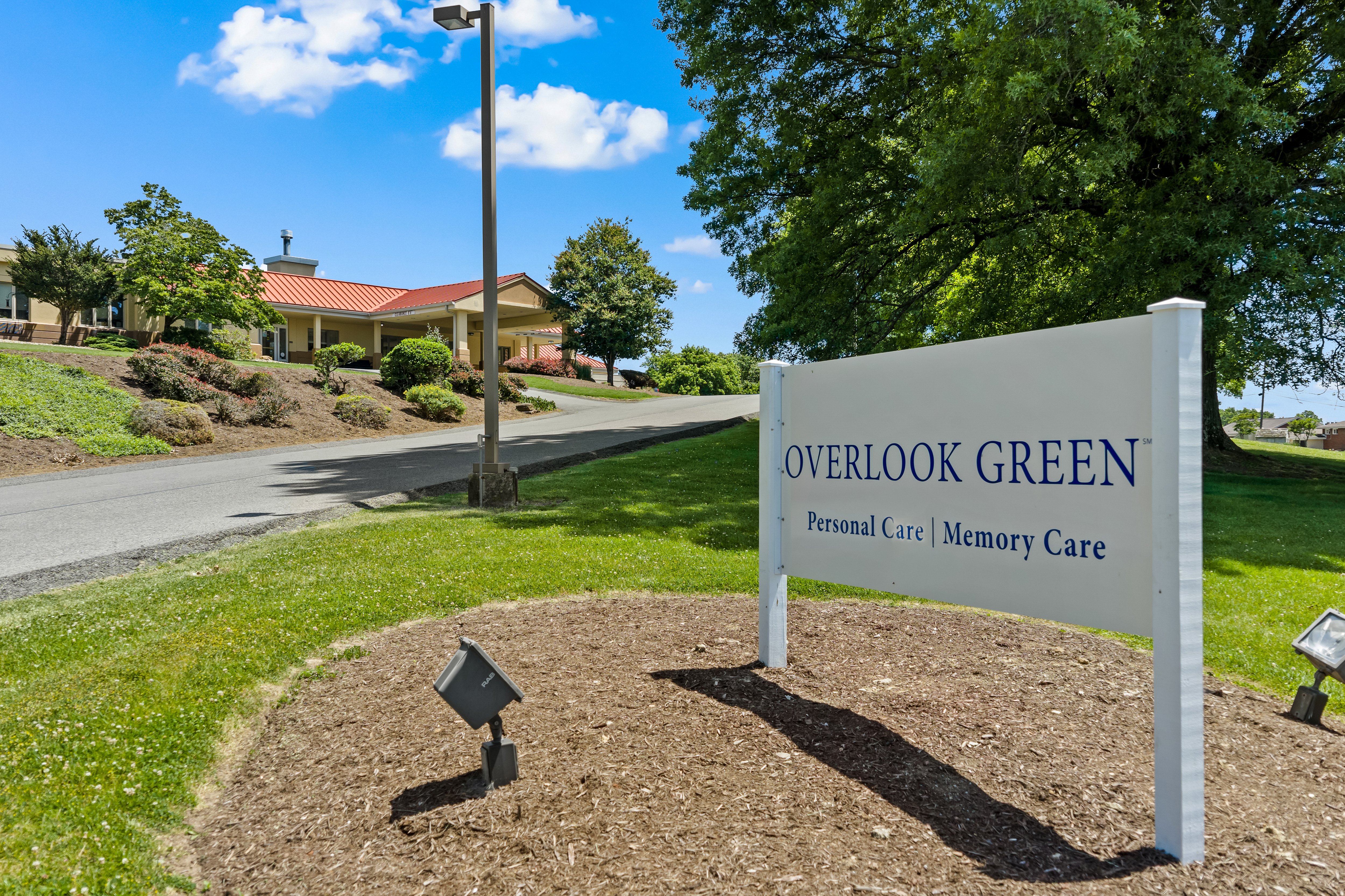 Overlook Green Exterior (02)